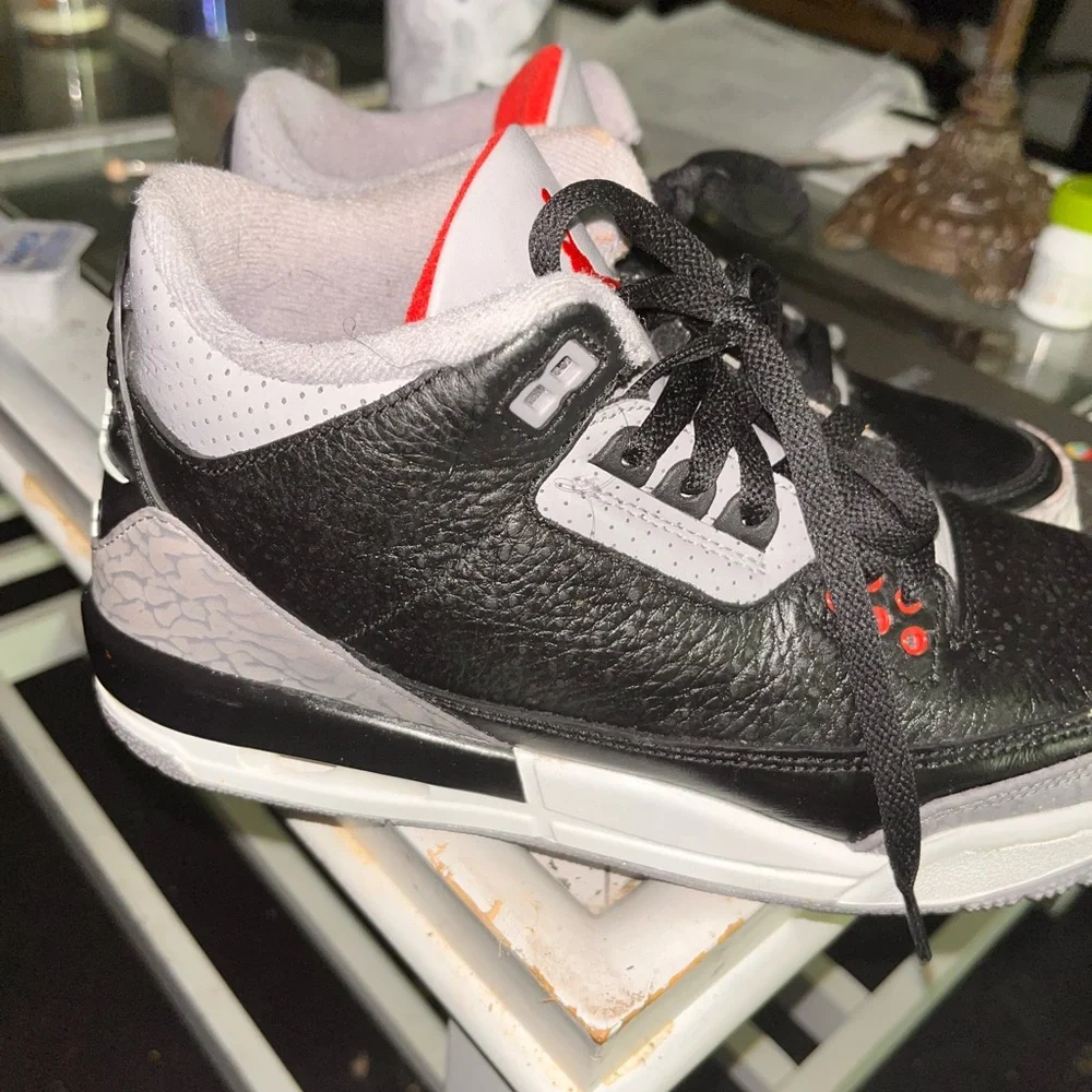 Jordan 3s - Picture 1 of 4